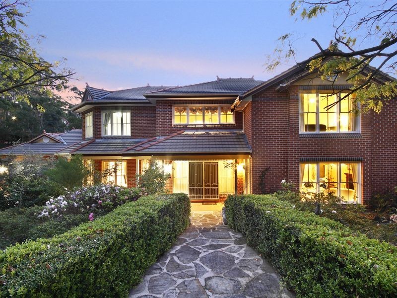 11 St Andrews Drive, Pymble NSW 2073