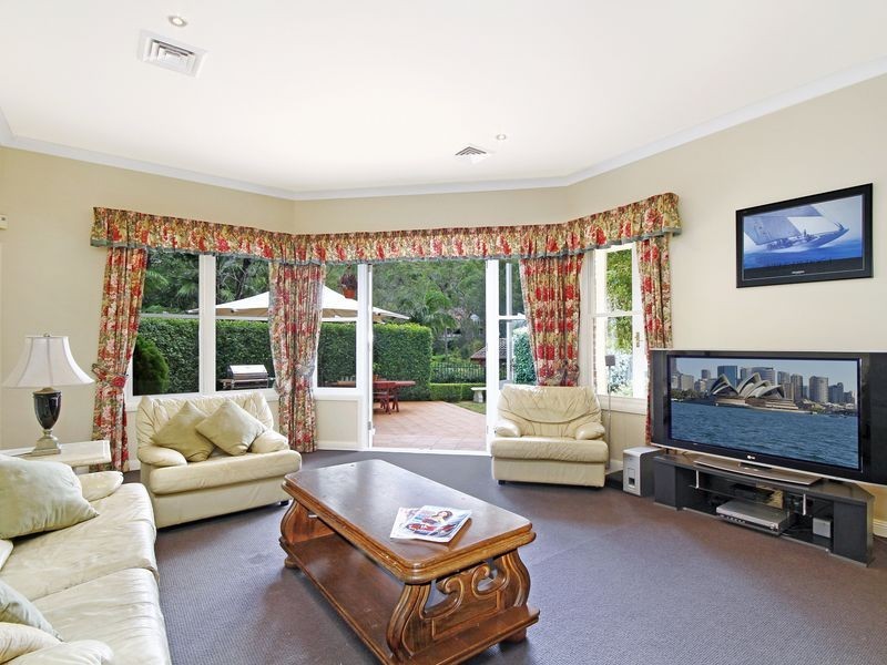 11 St Andrews Drive, Pymble NSW 2073