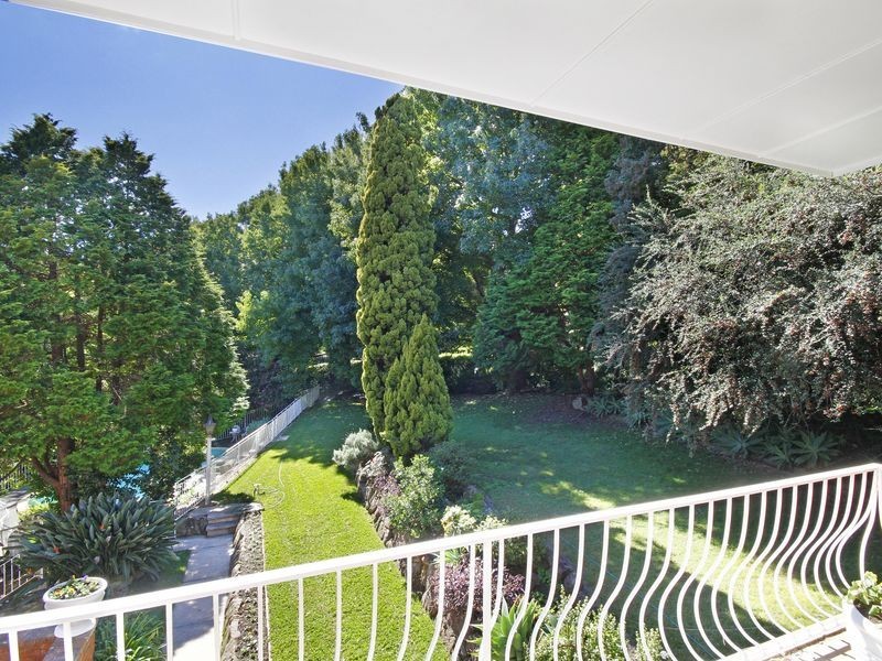 8 Bloomsbury Avenue, Pymble NSW 2073