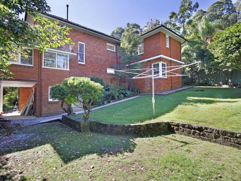 8 Bloomsbury Avenue, Pymble NSW 2073