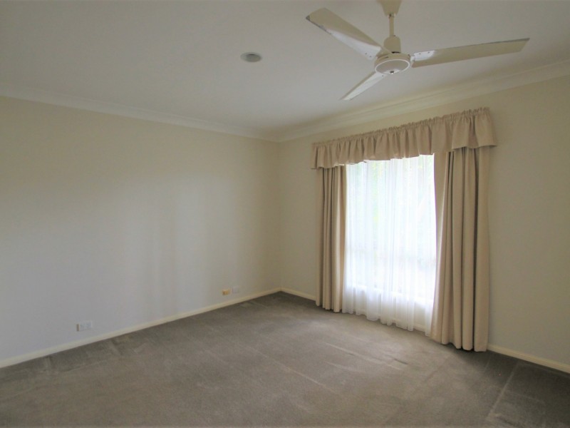 8 Rowsell Court, Mount Warren Park QLD 4207