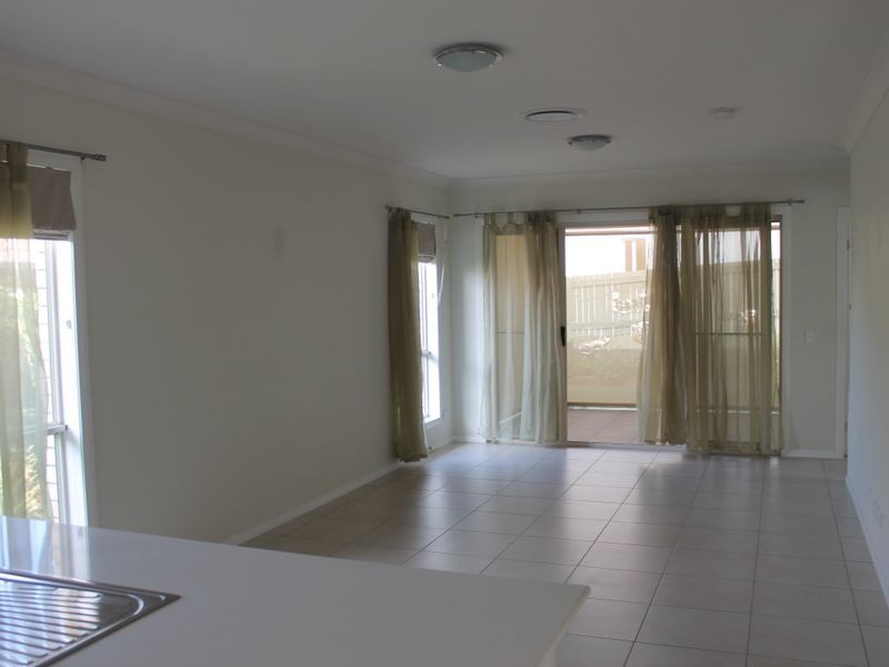 8 Ravensbourne Circuit, Waterford QLD 4133