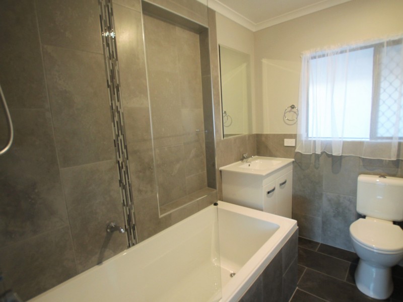 9 Montrose Ave, Bethania QLD 4205