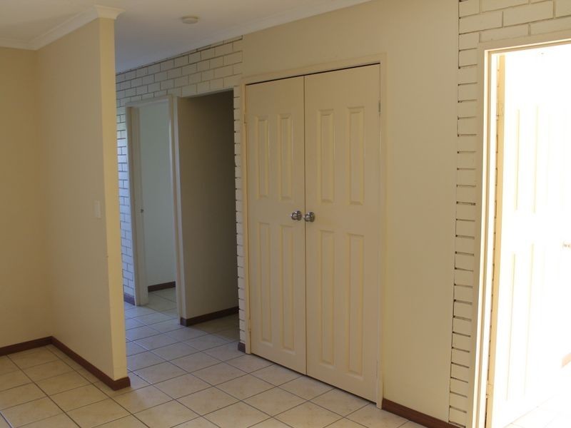 2/6A Cowper Avenue, Eagleby QLD 4207
