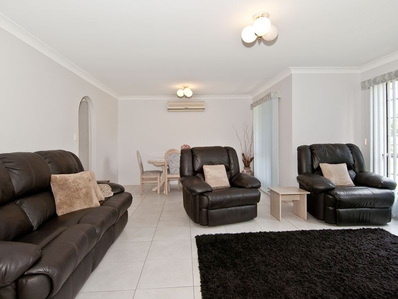 96 Castile Cresent, Edens Landing QLD 4207