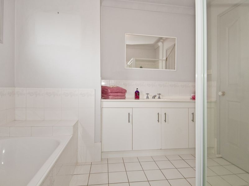 96 Castile Cresent, Edens Landing QLD 4207