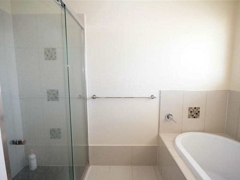 24 Grand Terrace, Waterford QLD 4133