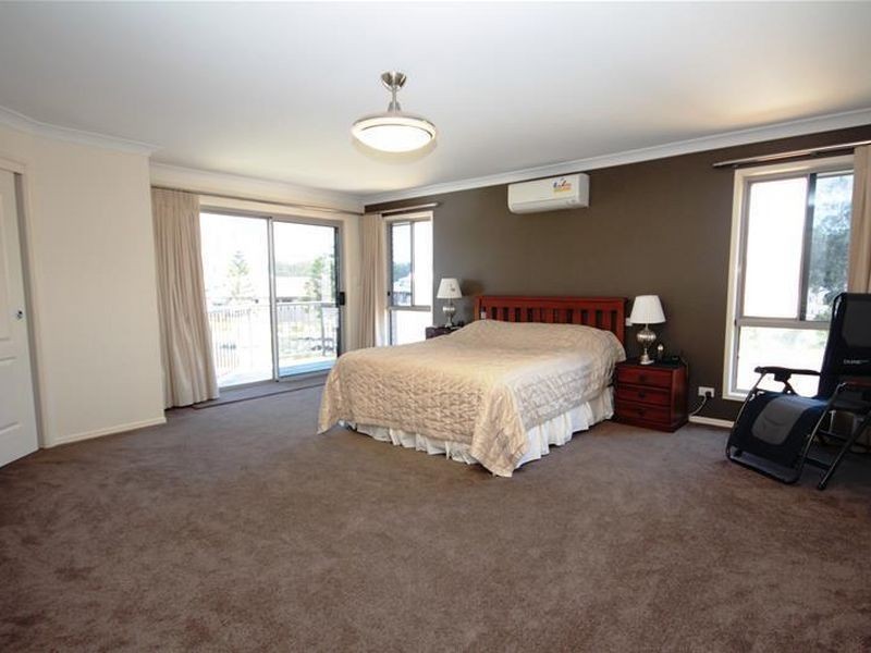 24 Grand Terrace, Waterford QLD 4133