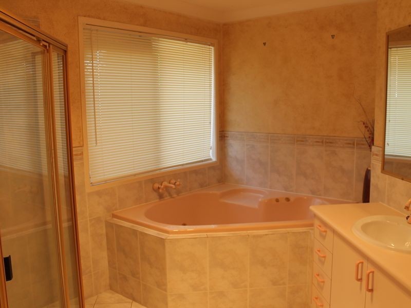 51 Overland Drive, Edens Landing QLD 4207