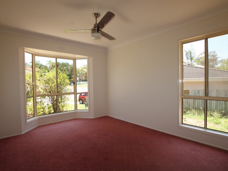 61 Avonmore St, Edens Landing QLD 4207