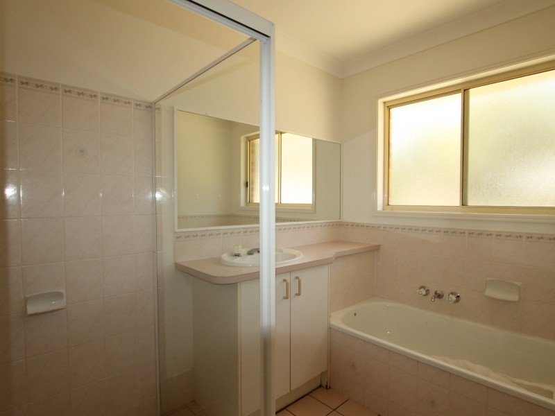 61 Avonmore St, Edens Landing QLD 4207