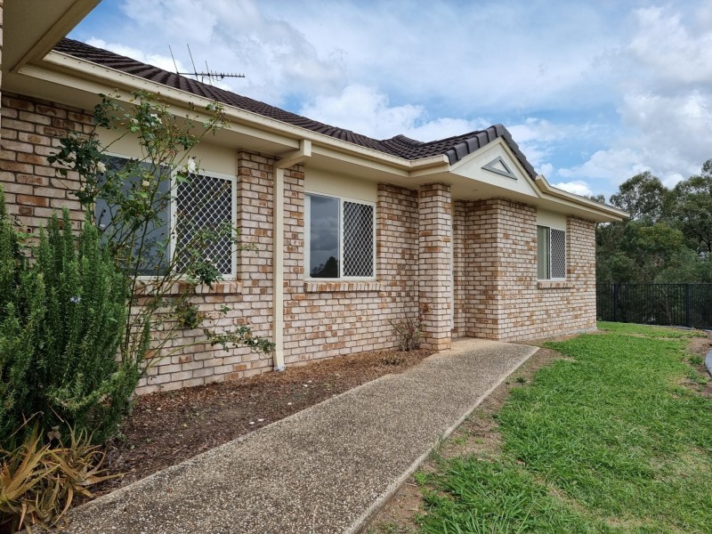 24 Bella Vista Circuit, Edens Landing QLD 4207