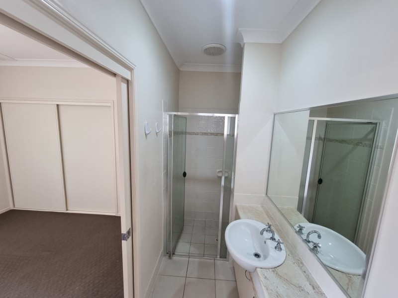 24 Bella Vista Circuit, Edens Landing QLD 4207