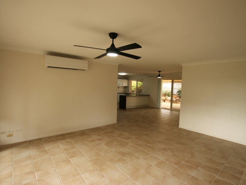 3 Deiter Court, Edens Landing QLD 4207