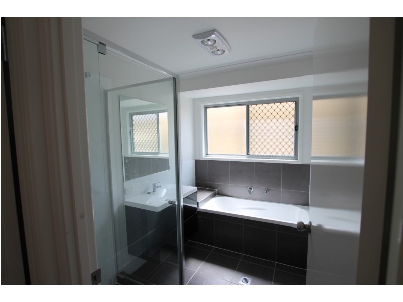 2/11 Scott Street, Beenleigh QLD 4207