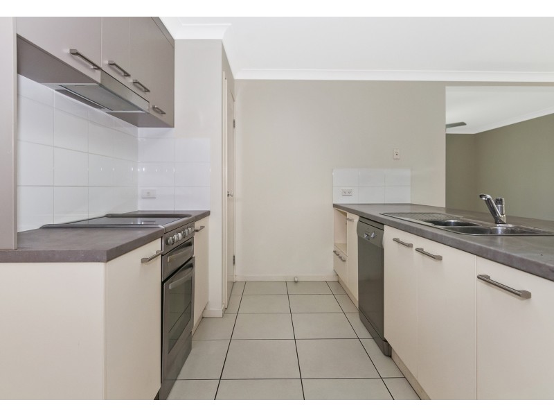 8 Tern Close, Eagleby QLD 4207