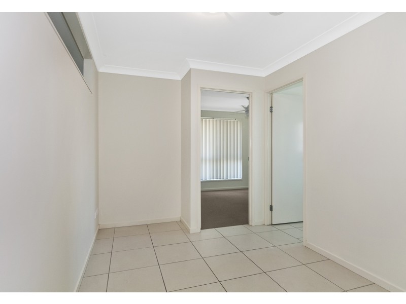 8 Tern Close, Eagleby QLD 4207