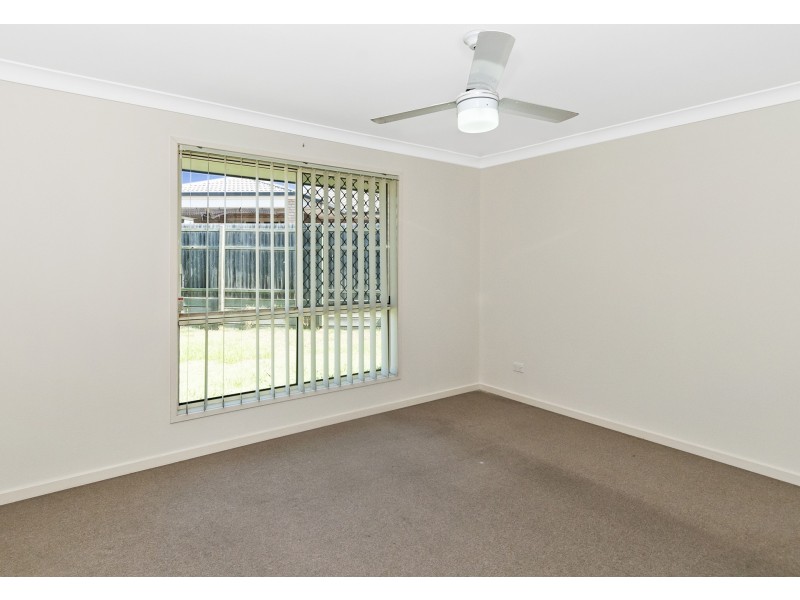 8 Tern Close, Eagleby QLD 4207