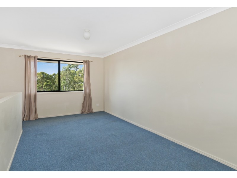 7 Hillside Crescent, Edens Landing QLD 4207