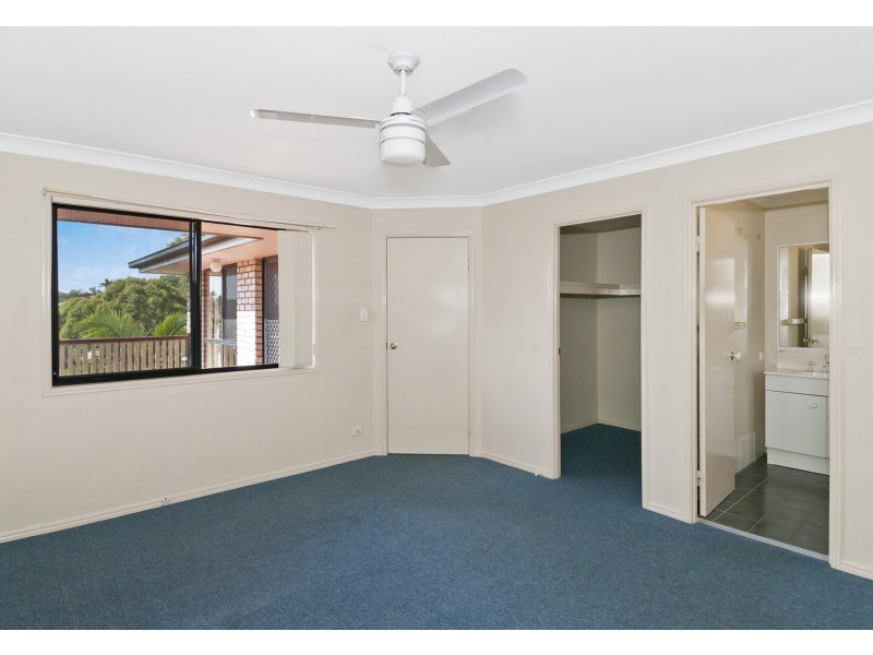 7 Hillside Crescent, Edens Landing QLD 4207