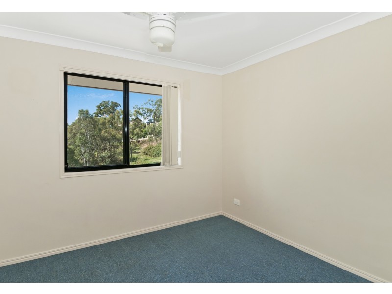 7 Hillside Crescent, Edens Landing QLD 4207