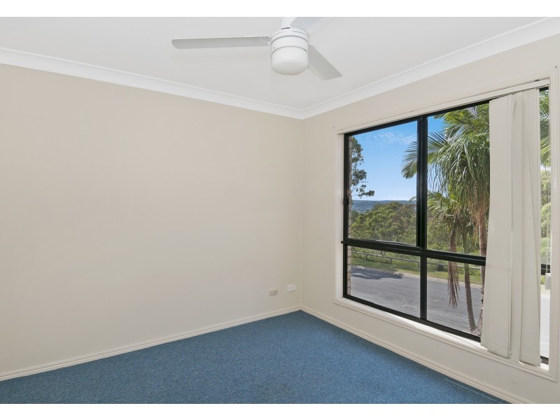 7 Hillside Crescent, Edens Landing QLD 4207