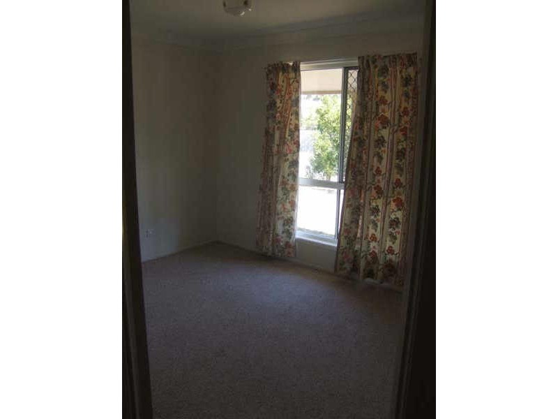 64 Tallagandra Rd, Beenleigh QLD 4207