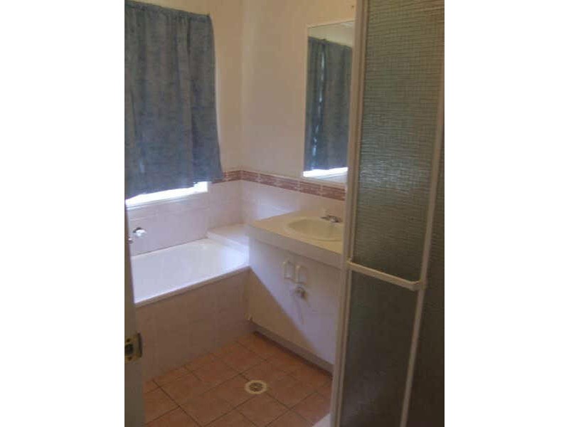 64 Tallagandra Rd, Beenleigh QLD 4207