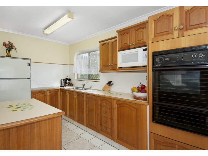 98 Albert Street, Woodridge QLD 4114