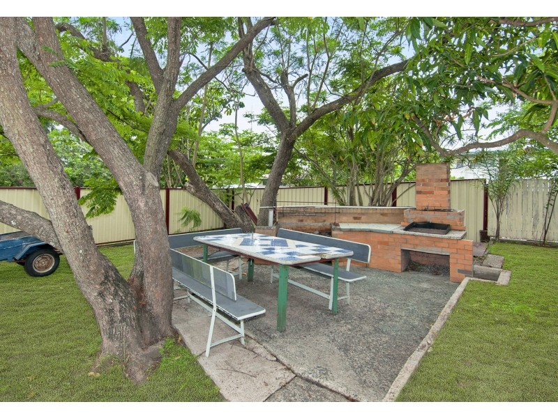 98 Albert Street, Woodridge QLD 4114