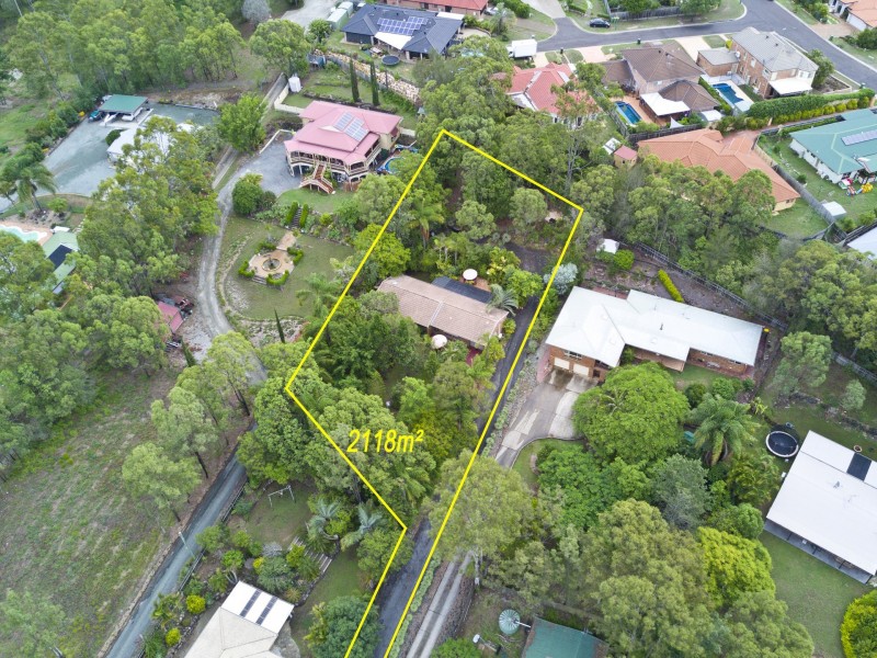 32 Castile Crescent, Edens Landing QLD 4207