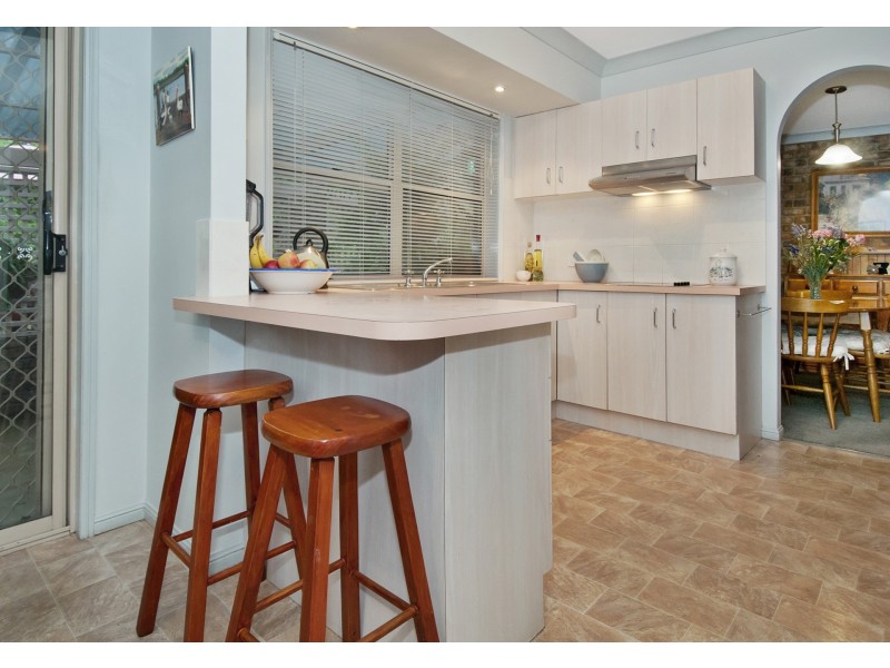 32 Castile Crescent, Edens Landing QLD 4207