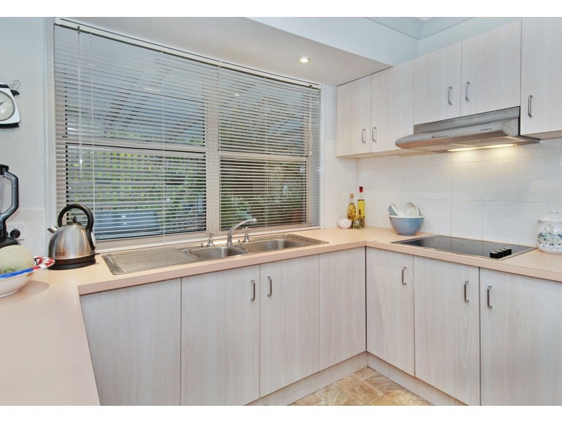 32 Castile Crescent, Edens Landing QLD 4207