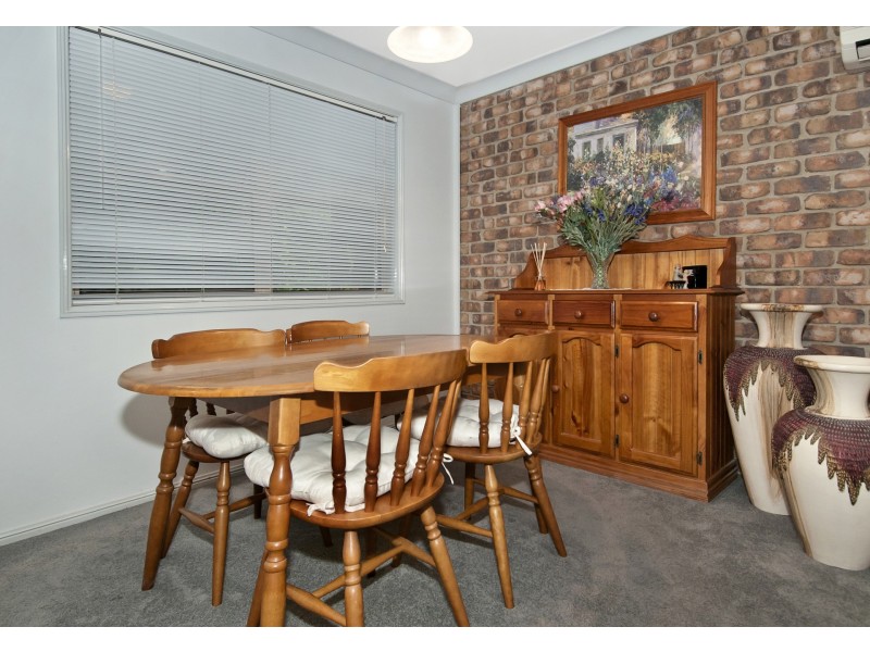 32 Castile Crescent, Edens Landing QLD 4207