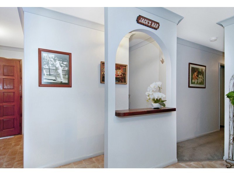32 Castile Crescent, Edens Landing QLD 4207