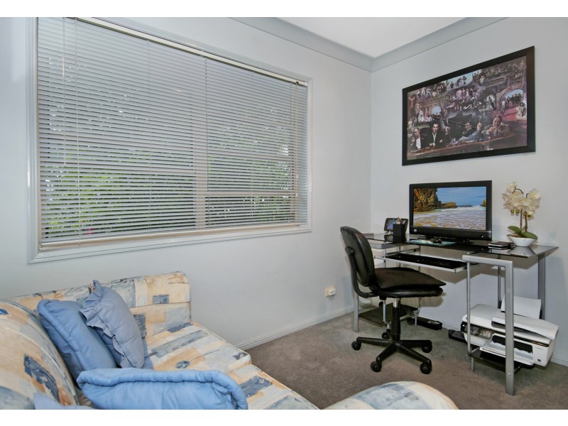 32 Castile Crescent, Edens Landing QLD 4207