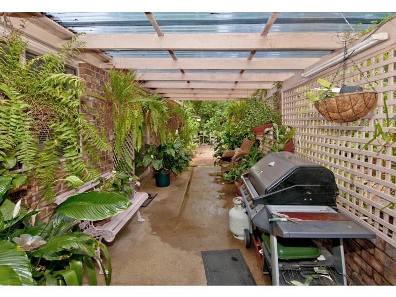 32 Castile Crescent, Edens Landing QLD 4207
