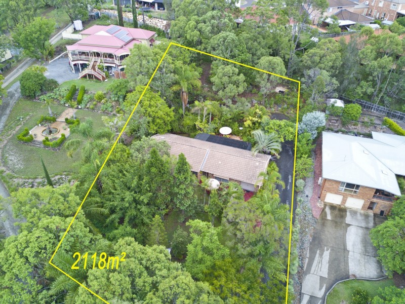 32 Castile Crescent, Edens Landing QLD 4207