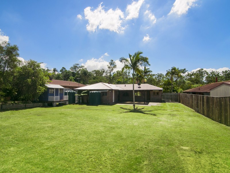 31 Ivanhoe Dr, Edens Landing QLD 4207