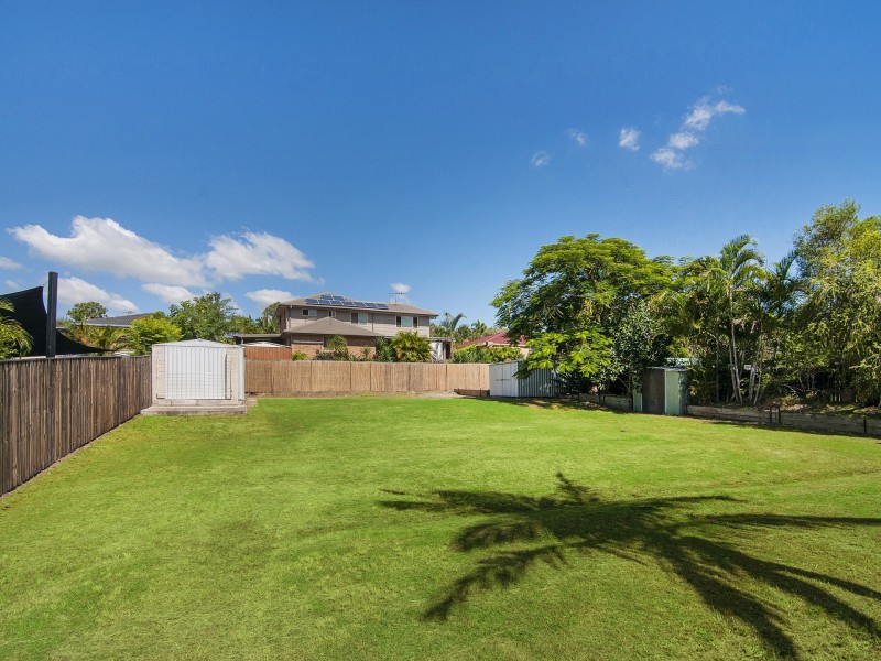 31 Ivanhoe Dr, Edens Landing QLD 4207