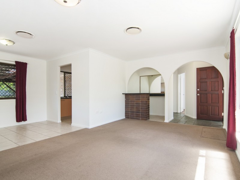 31 Ivanhoe Dr, Edens Landing QLD 4207