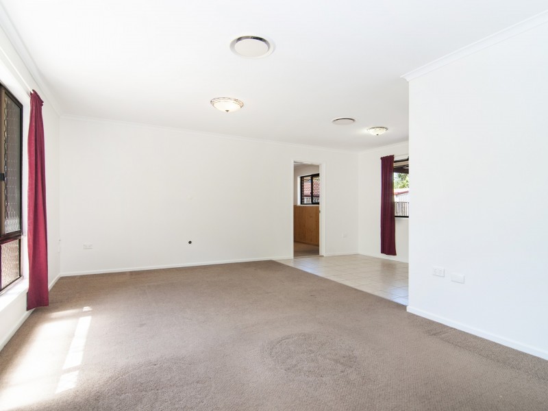 31 Ivanhoe Dr, Edens Landing QLD 4207