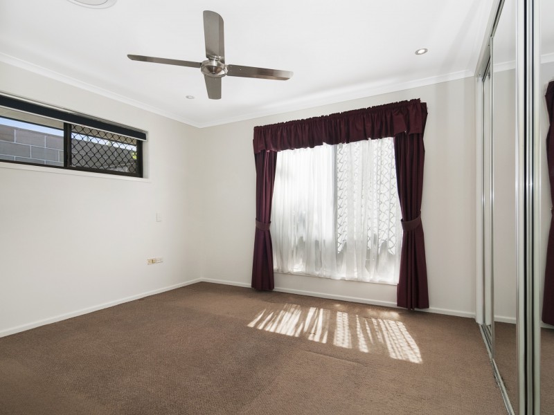 31 Ivanhoe Dr, Edens Landing QLD 4207