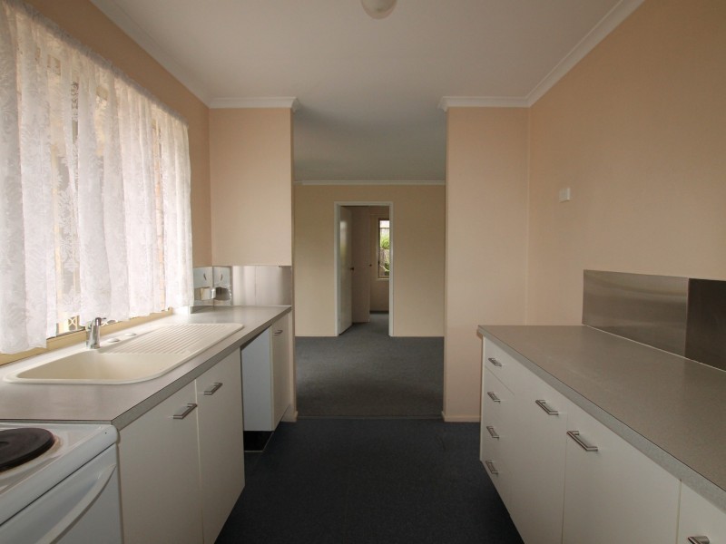 69 Jessie Crescent, Edens Landing QLD 4207
