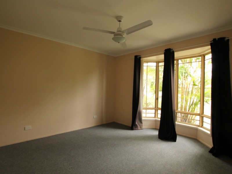69 Jessie Crescent, Edens Landing QLD 4207