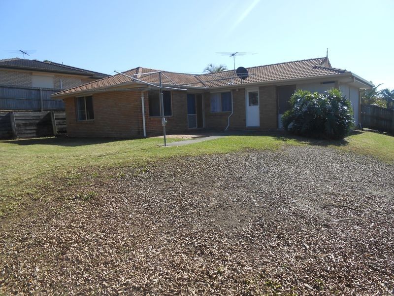 69 Jessie Crescent, Edens Landing QLD 4207
