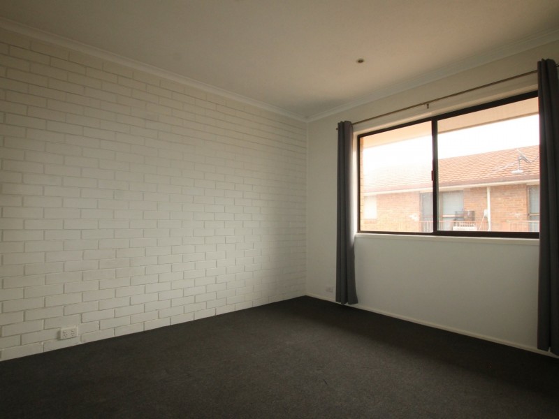 Unit 5/6 Cowper Avenue, Eagleby QLD 4207
