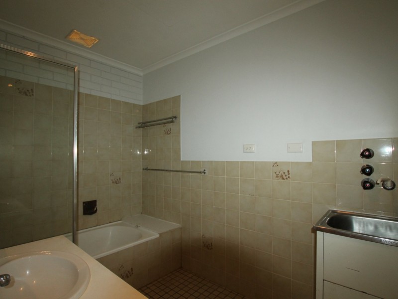 Unit 5/6 Cowper Avenue, Eagleby QLD 4207