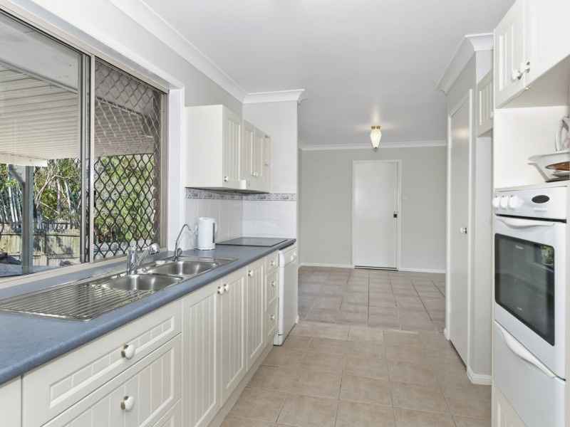 12 Leighton Drive, Edens Landing QLD 4207