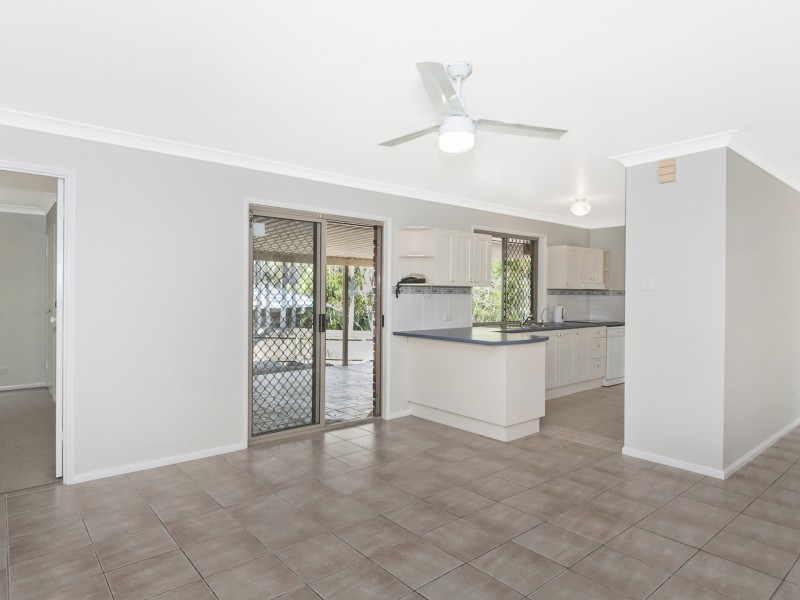 12 Leighton Drive, Edens Landing QLD 4207
